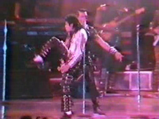 03 - Off The Wall (Bad Tour Brisbane)
