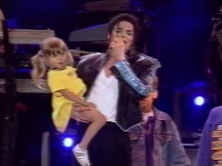 15 - Heal The World (HIStory Tour Munich)